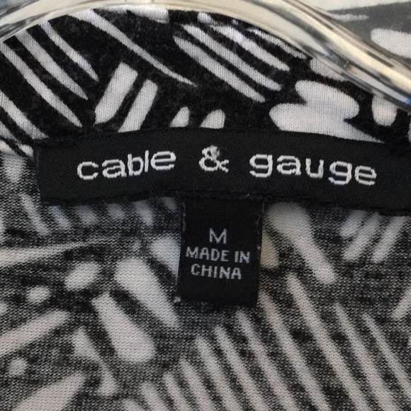 FINAL MARKDOWN Ladies’ cable & gauge Top (M) - Picture 5 of 13